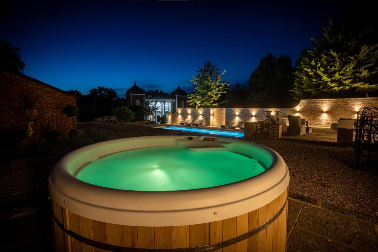 Eastwood Observatory: 12 Bedrooms, Swimming Pool And Tennis Court เฮลชัม ภายนอก รูปภาพ