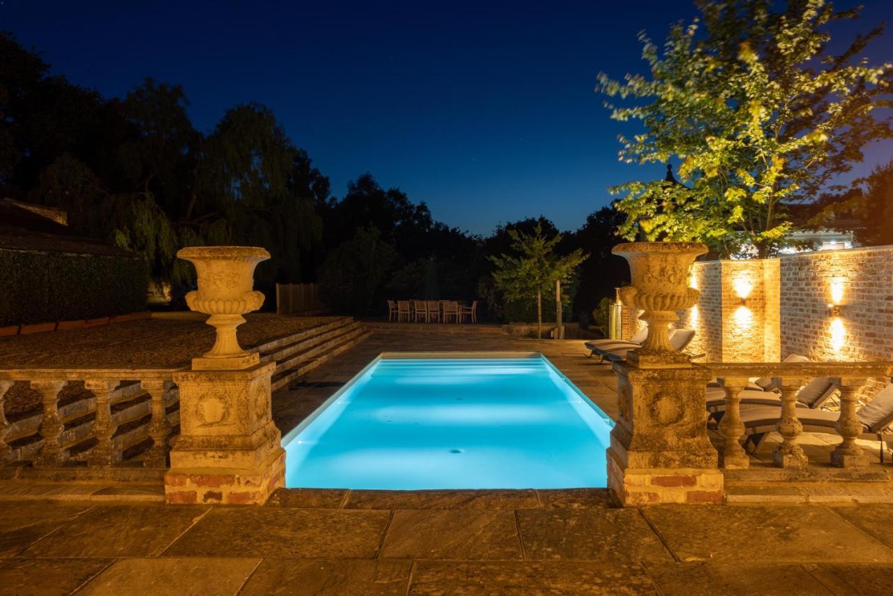 Eastwood Observatory: 12 Bedrooms, Swimming Pool And Tennis Court เฮลชัม ภายนอก รูปภาพ