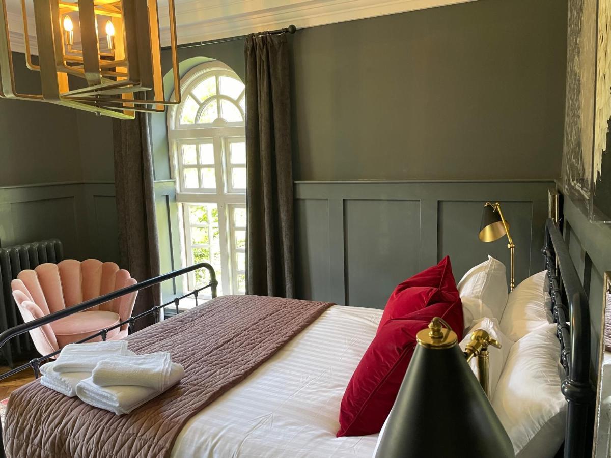 Eastwood Observatory: 12 Bedrooms, Swimming Pool And Tennis Court เฮลชัม ภายนอก รูปภาพ